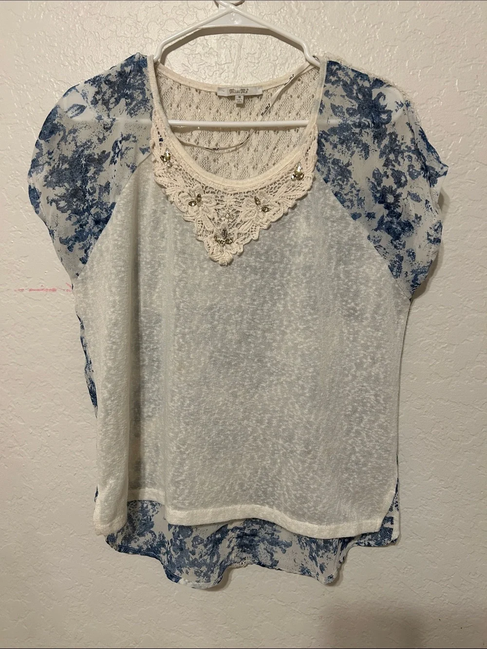 🎼Miss Me Crochet-Trim Sheer Floral Sleeve Top - Blue & Cream size M GUC - Picture 3 of 12
